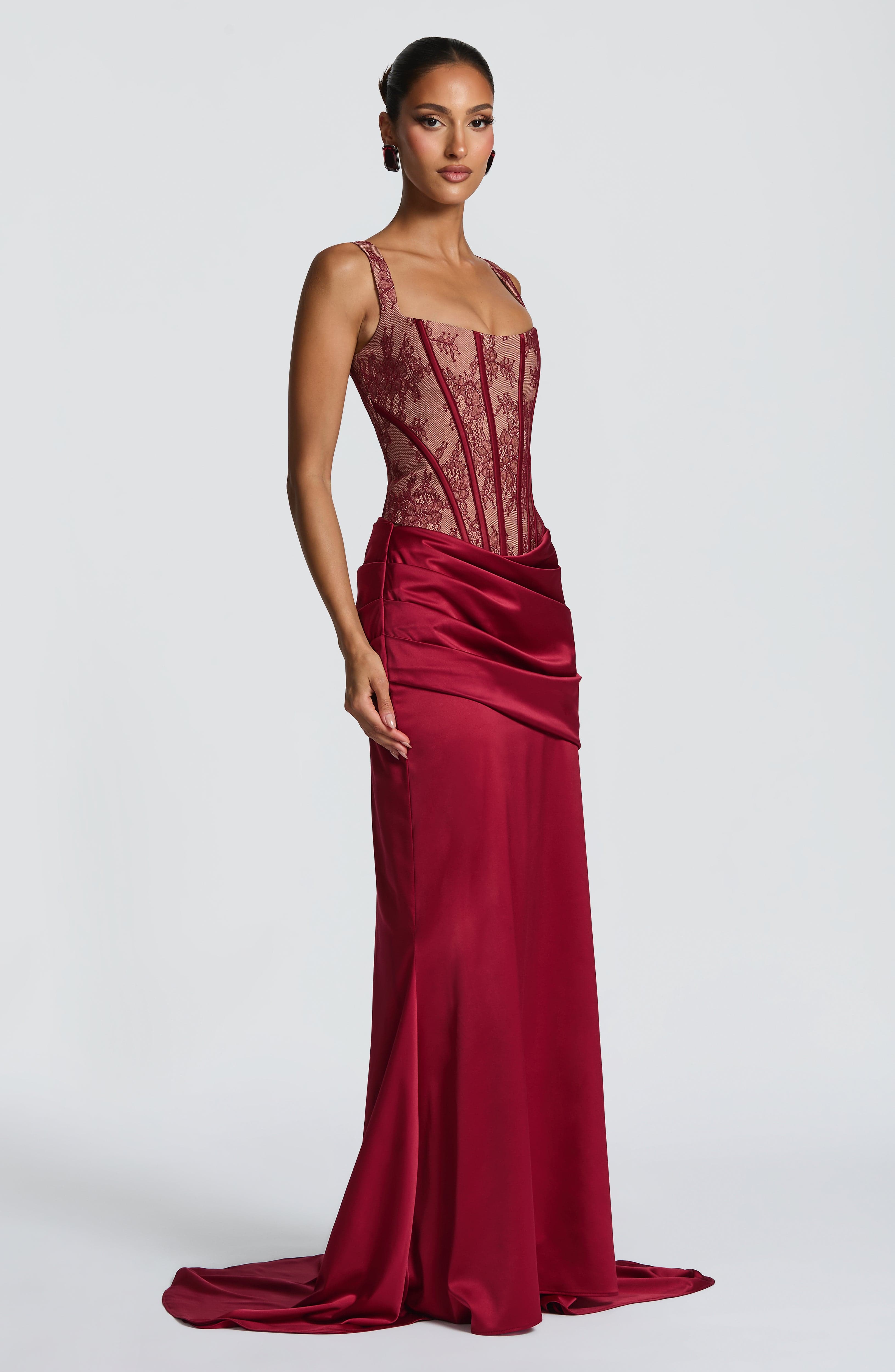 Gorset Nixie – burgundowa koronka